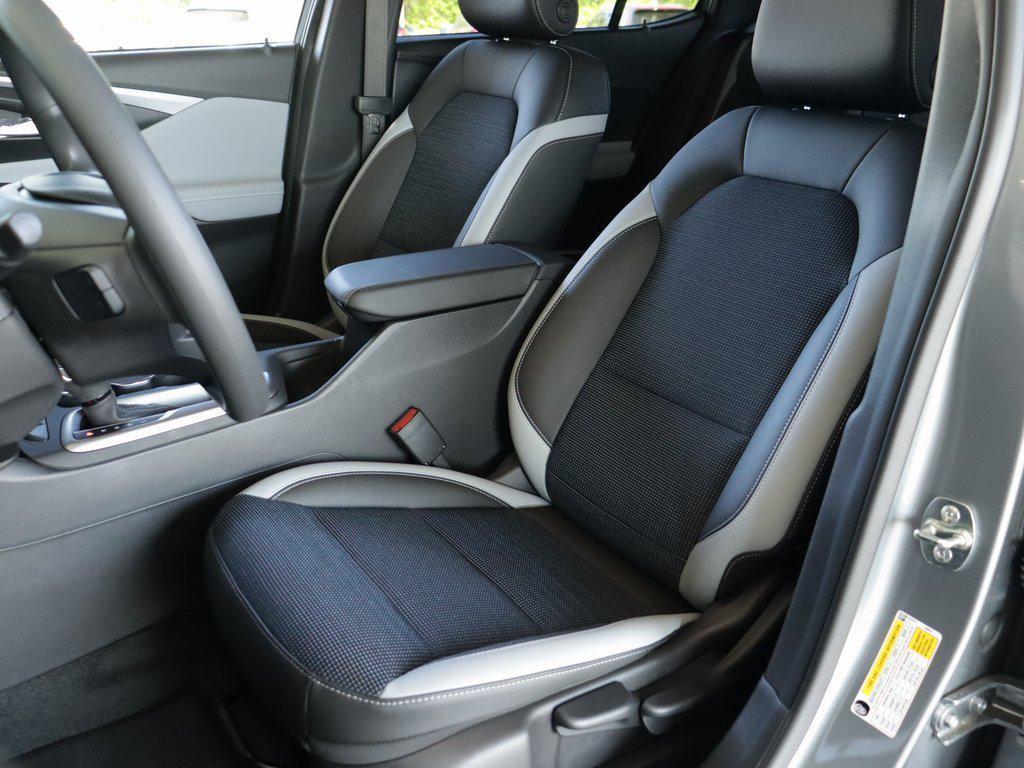 new 2025 Buick Envista car, priced at $23,890