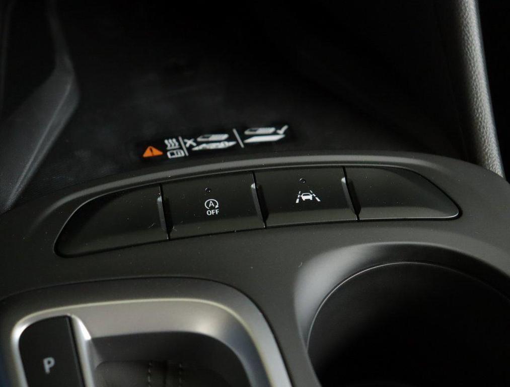 new 2025 Buick Envista car, priced at $25,830