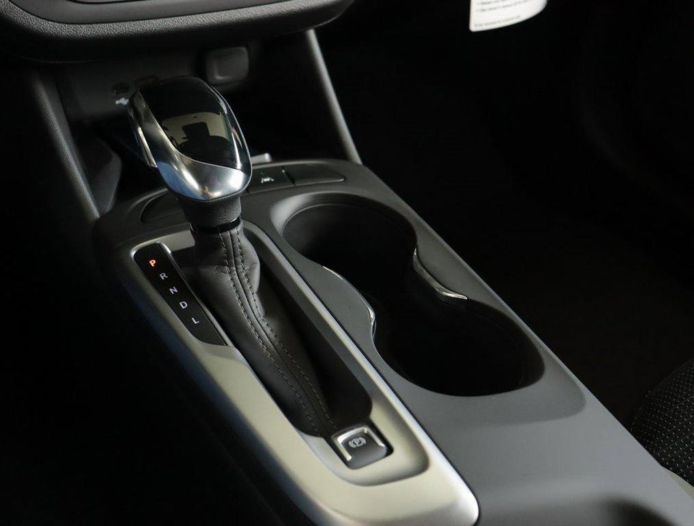 new 2025 Buick Envista car, priced at $25,830
