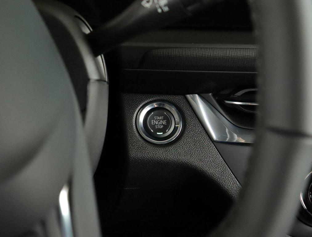 new 2025 Buick Envista car, priced at $25,830