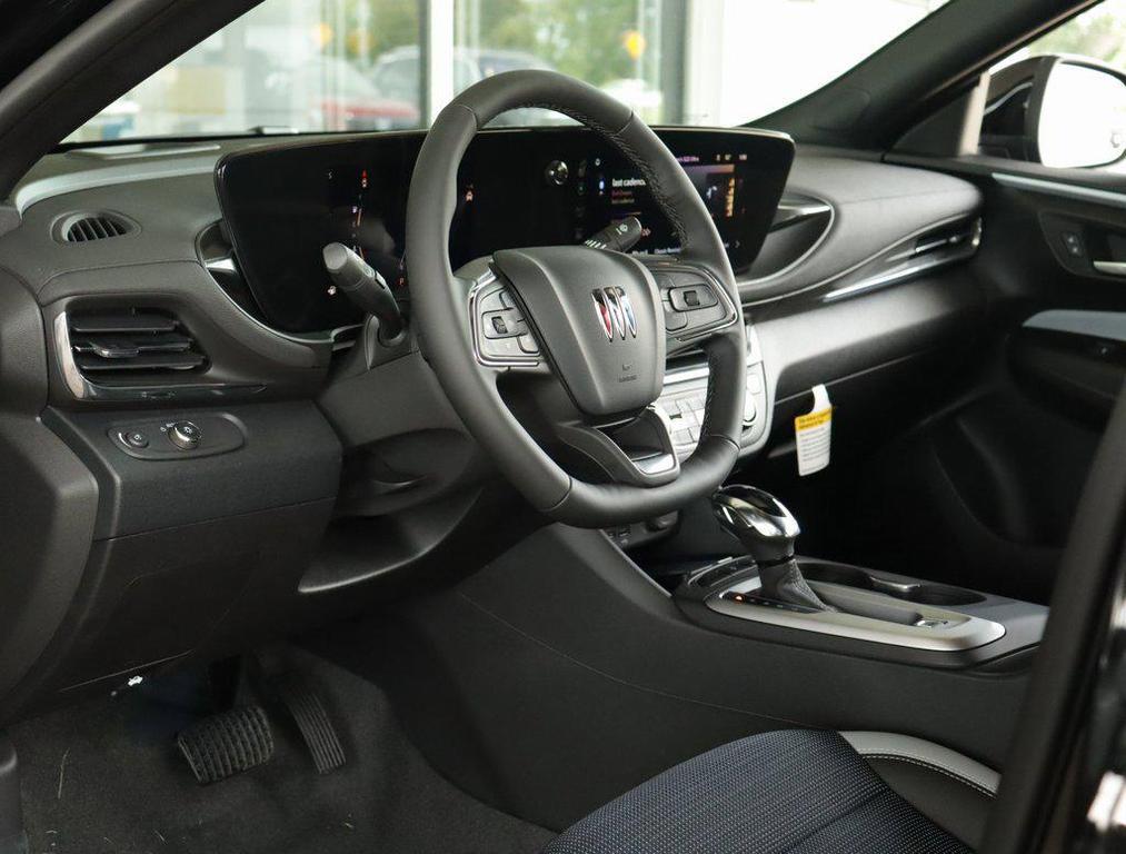 new 2025 Buick Envista car, priced at $25,830