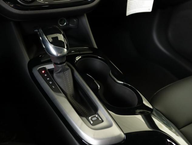 new 2025 Buick Envista car, priced at $27,470