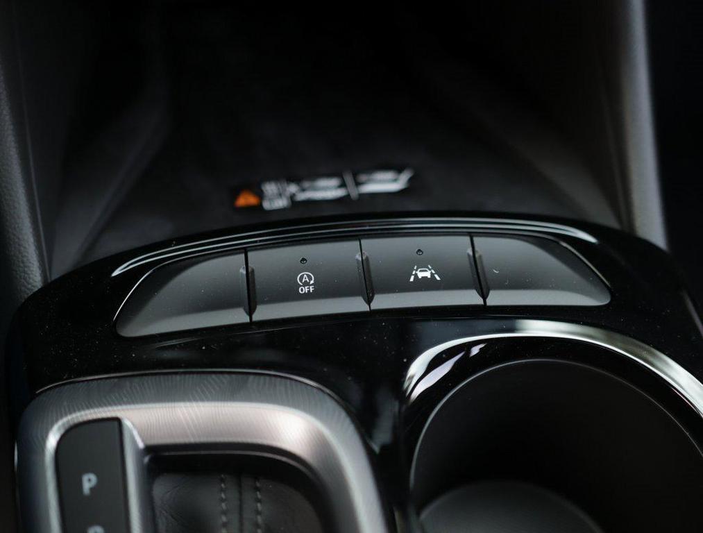 new 2025 Buick Envista car, priced at $28,599