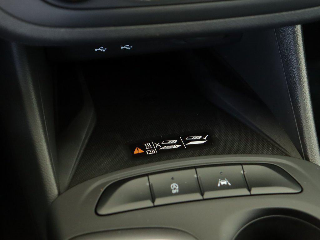 new 2025 Buick Envista car, priced at $25,730