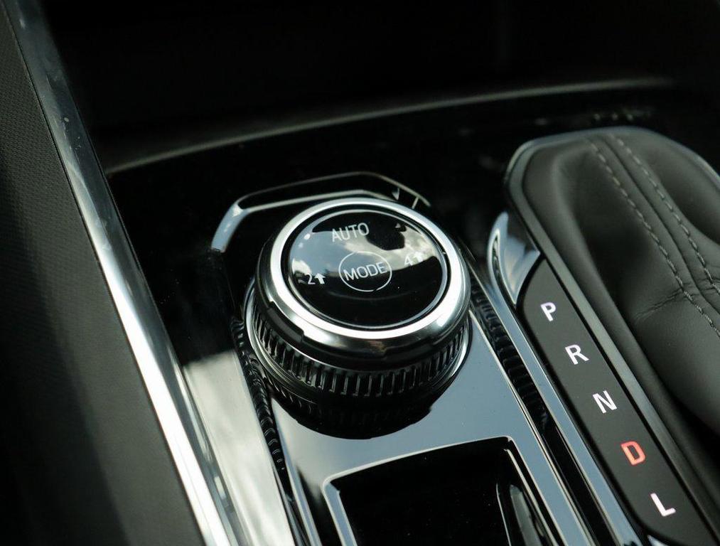 new 2025 GMC Canyon car, priced at $42,325