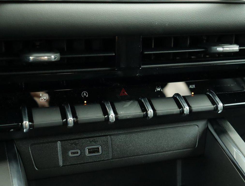 new 2025 GMC Canyon car, priced at $42,325