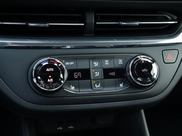new 2025 Buick Envista car, priced at $26,501