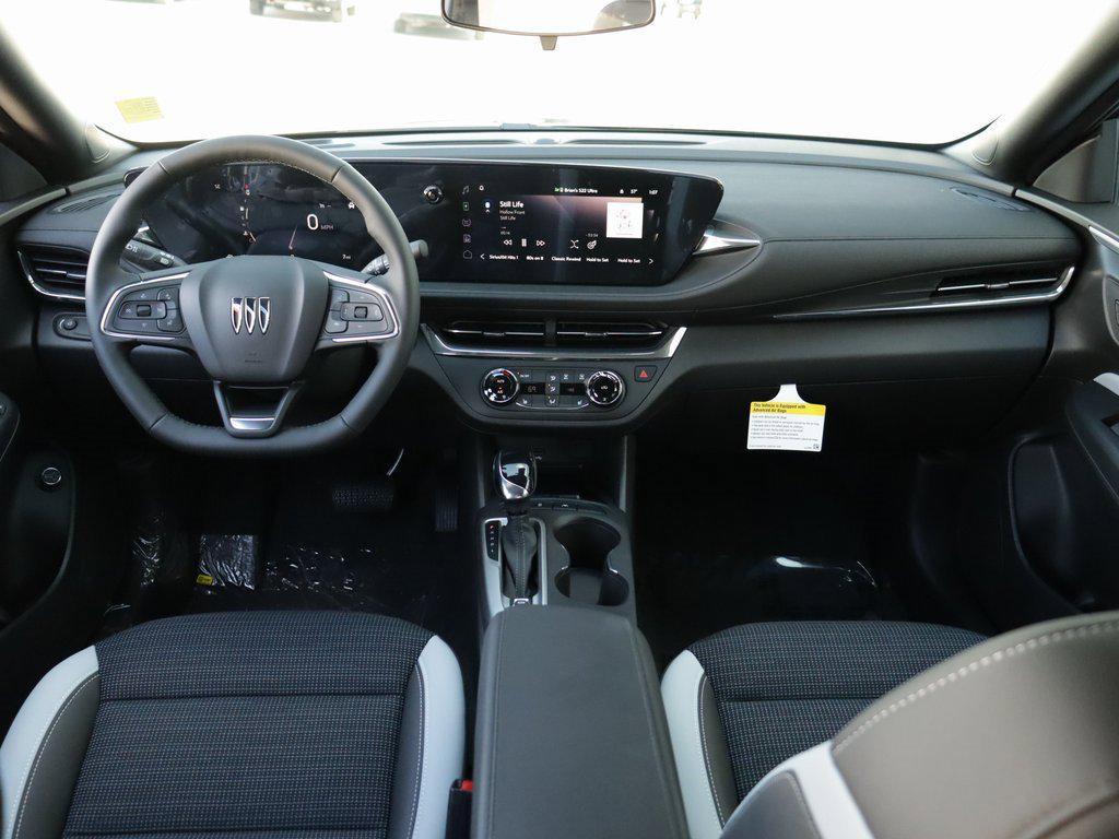 new 2025 Buick Envista car, priced at $25,730