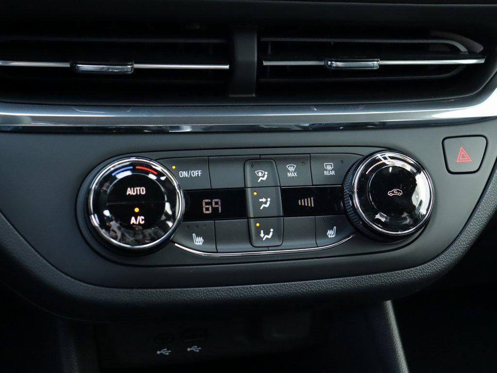new 2025 Buick Envista car, priced at $25,730