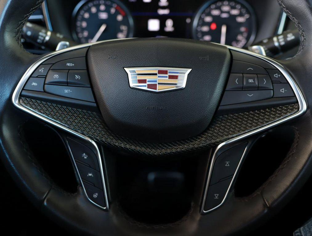 used 2023 Cadillac XT5 car, priced at $36,970