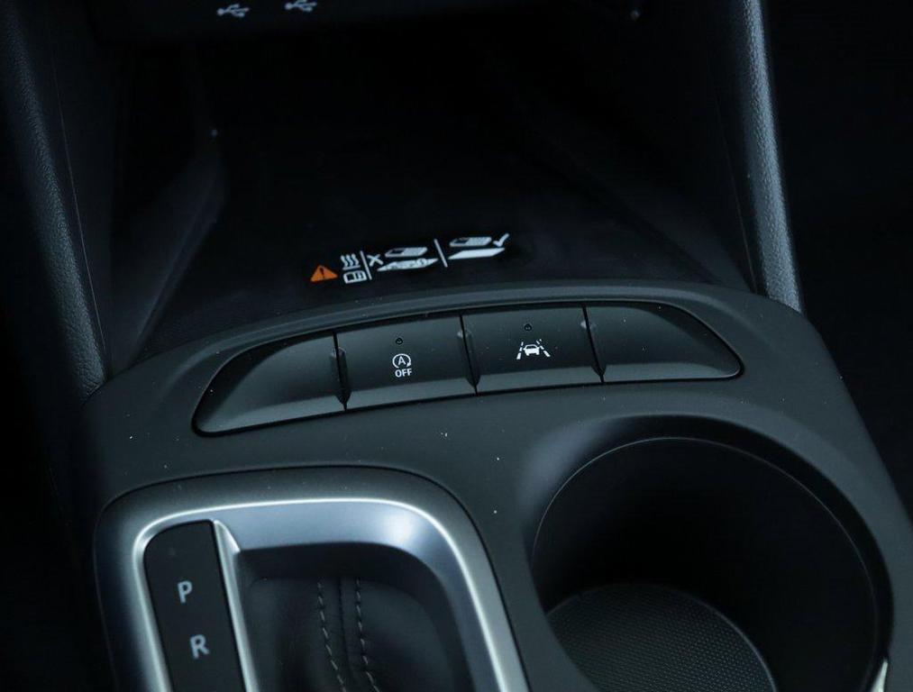 new 2025 Buick Envista car, priced at $25,830