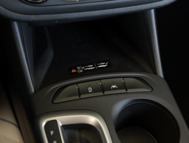 new 2025 Buick Envista car, priced at $26,170
