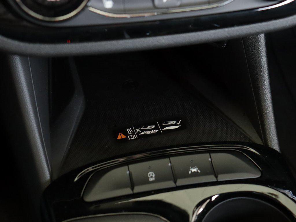 new 2025 Buick Envista car, priced at $26,330