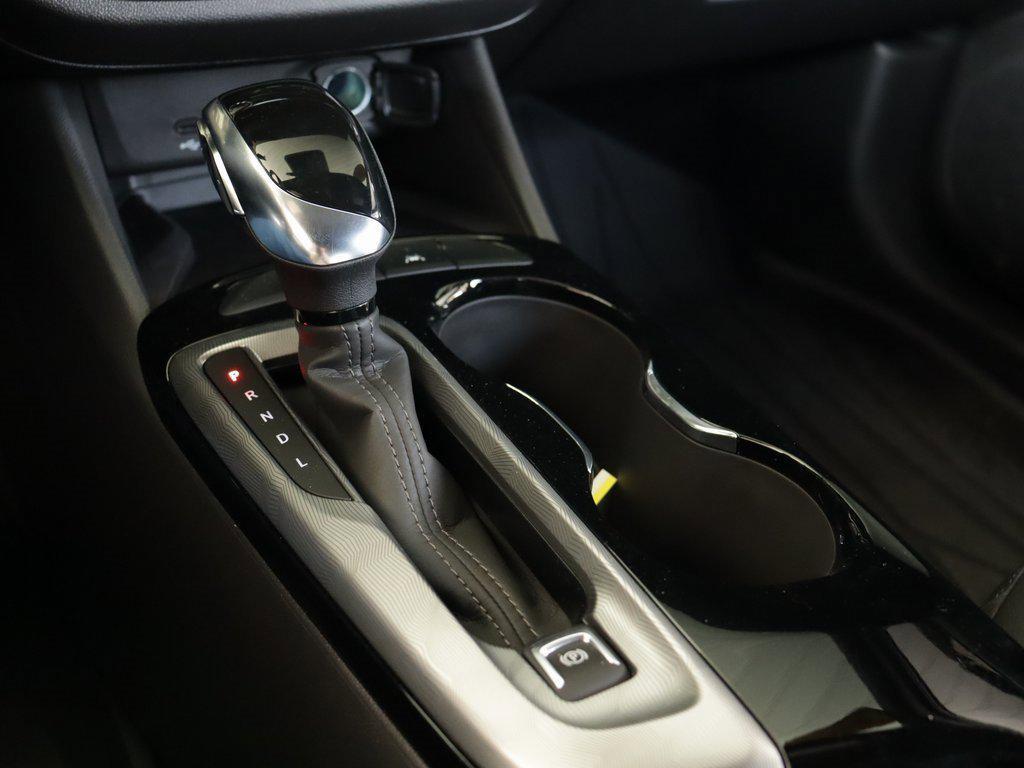 new 2025 Buick Envista car, priced at $26,330