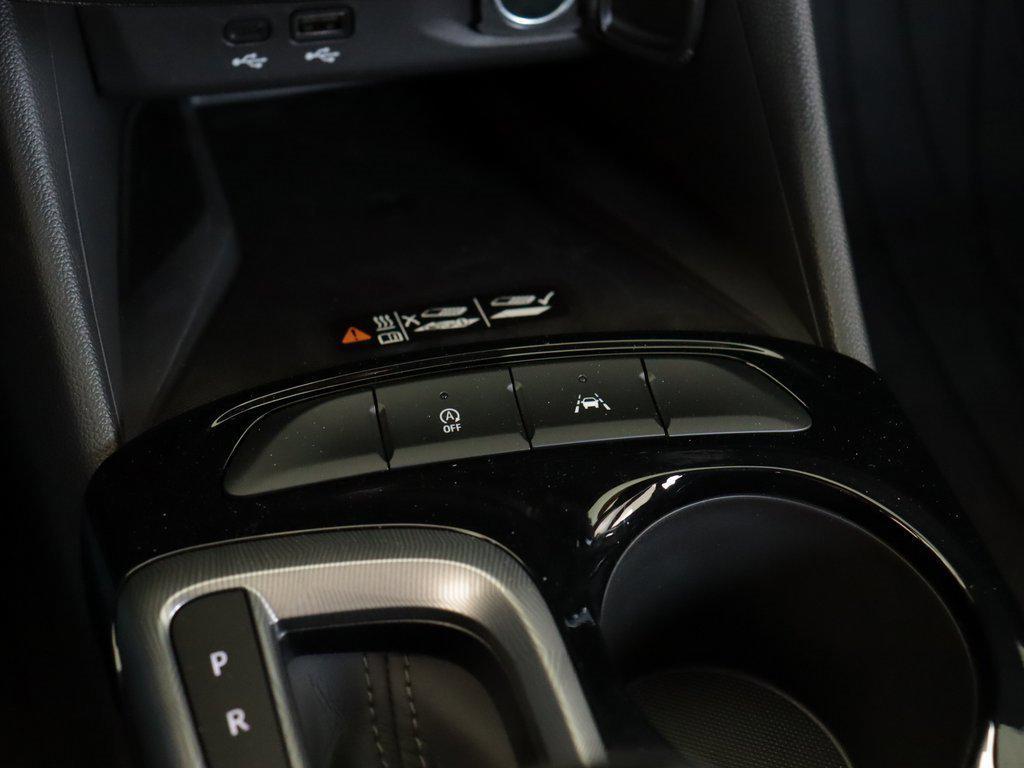 new 2025 Buick Envista car, priced at $26,330
