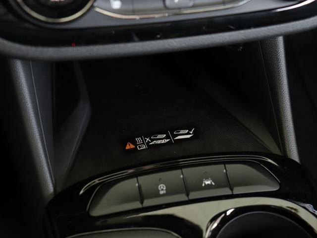 new 2025 Buick Envista car, priced at $28,110