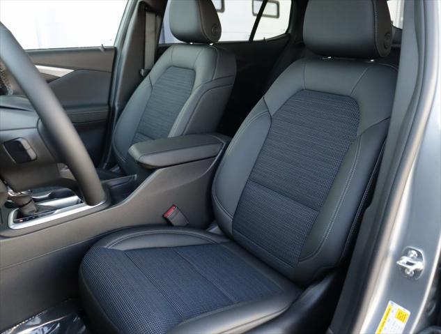 new 2025 Buick Envista car, priced at $25,628