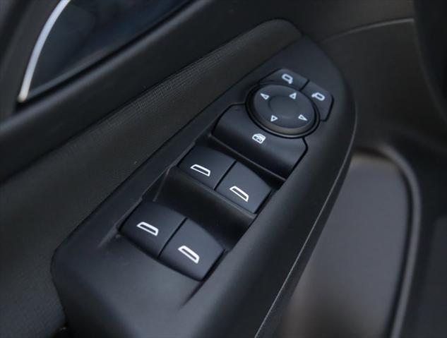 new 2025 Buick Envista car, priced at $25,628
