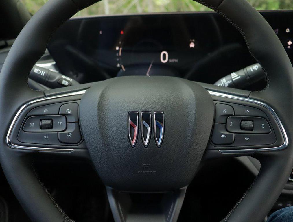 new 2025 Buick Envista car, priced at $26,080