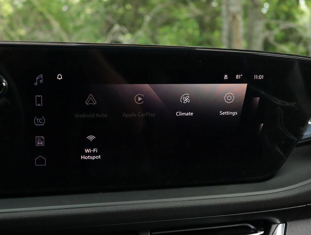 new 2025 Buick Envista car, priced at $26,080