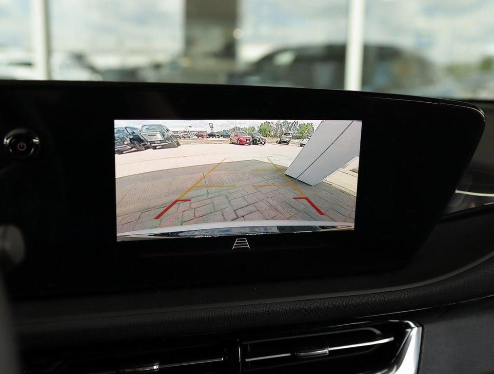 new 2025 Buick Envista car, priced at $27,730