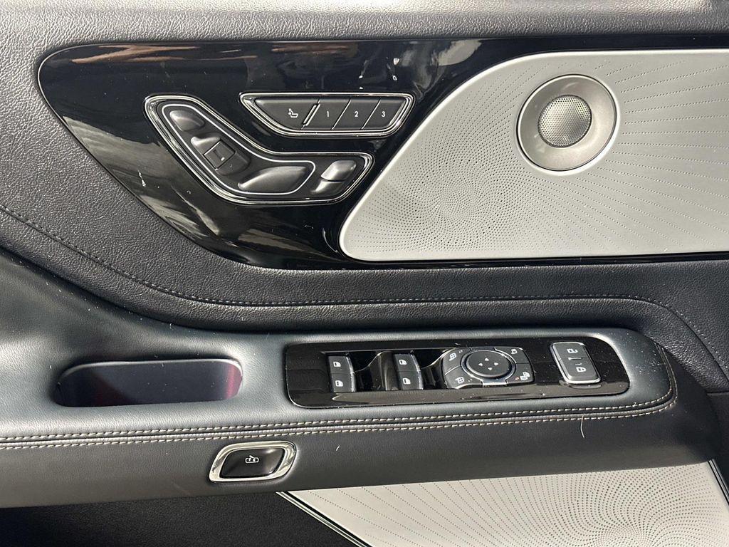 used 2025 Lincoln Aviator car, priced at $57,998