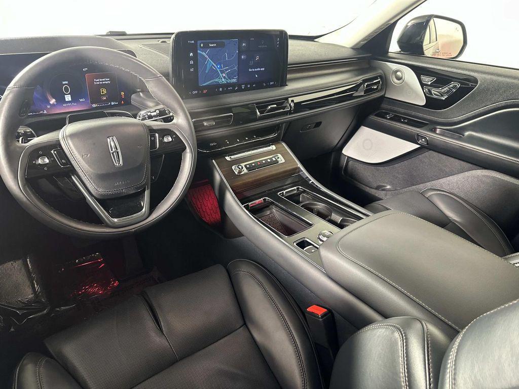 used 2025 Lincoln Aviator car, priced at $57,998