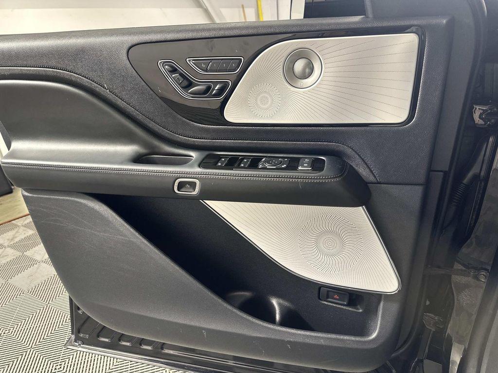 used 2025 Lincoln Aviator car, priced at $57,998