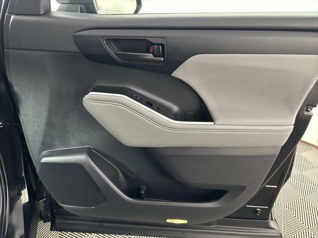 used 2023 Toyota Highlander car, priced at $31,398