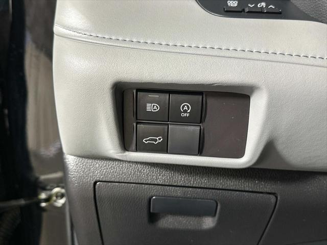 used 2023 Toyota Highlander car, priced at $31,398