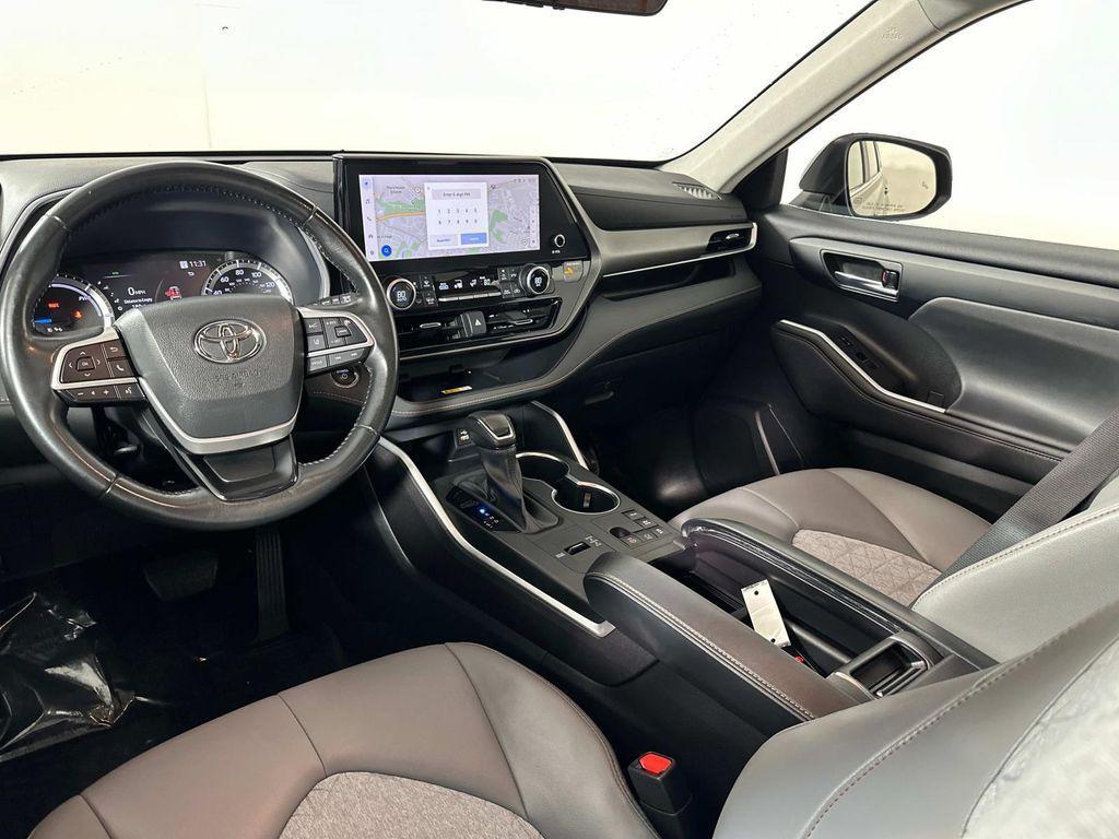 used 2023 Toyota Highlander Hybrid car, priced at $36,000