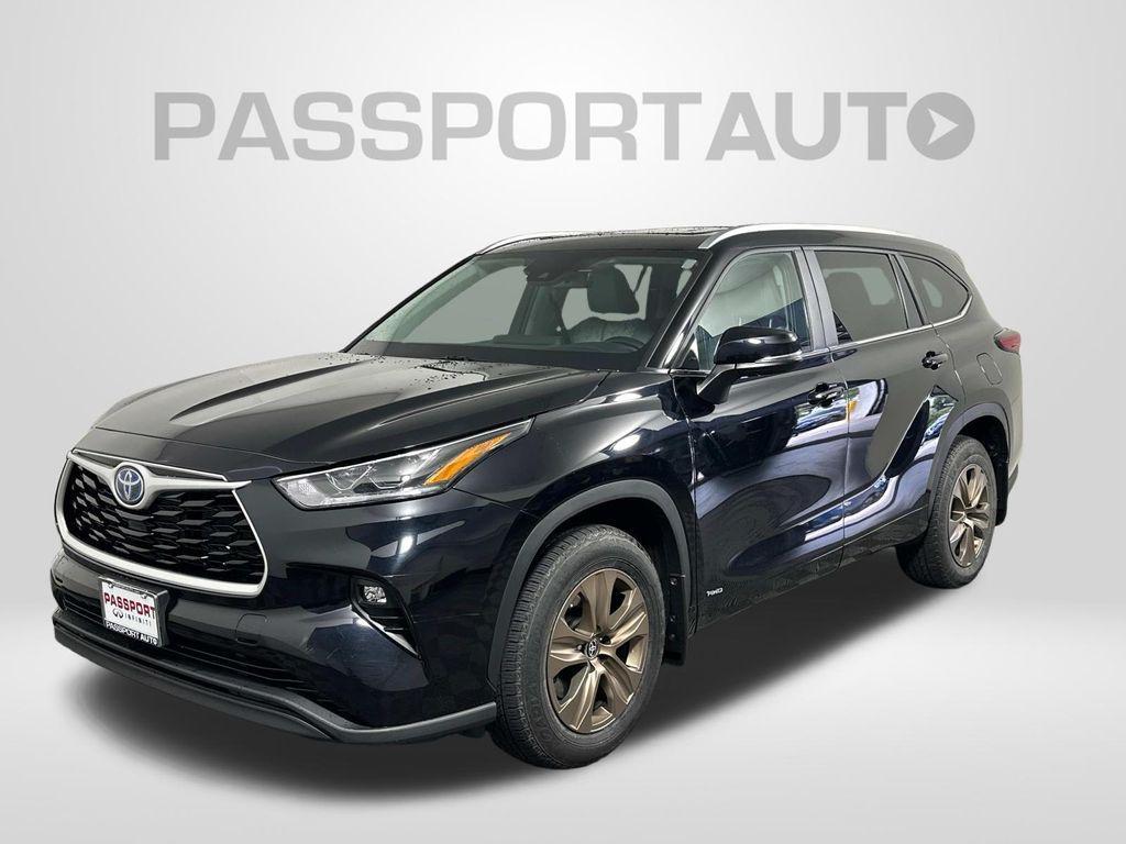 used 2023 Toyota Highlander Hybrid car, priced at $36,000