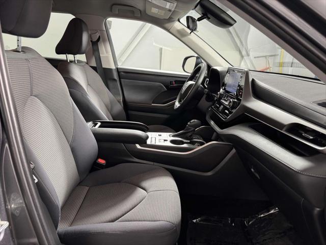used 2021 Toyota Highlander car, priced at $26,498