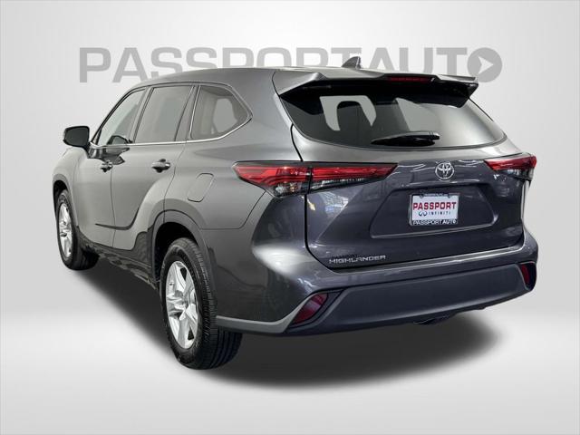 used 2021 Toyota Highlander car, priced at $26,498