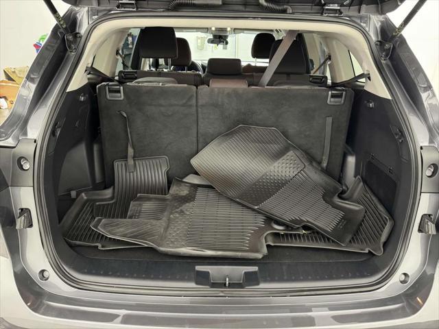 used 2021 Toyota Highlander car, priced at $26,498