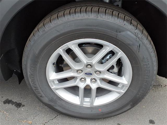 new 2025 Ford Explorer car, priced at $40,040