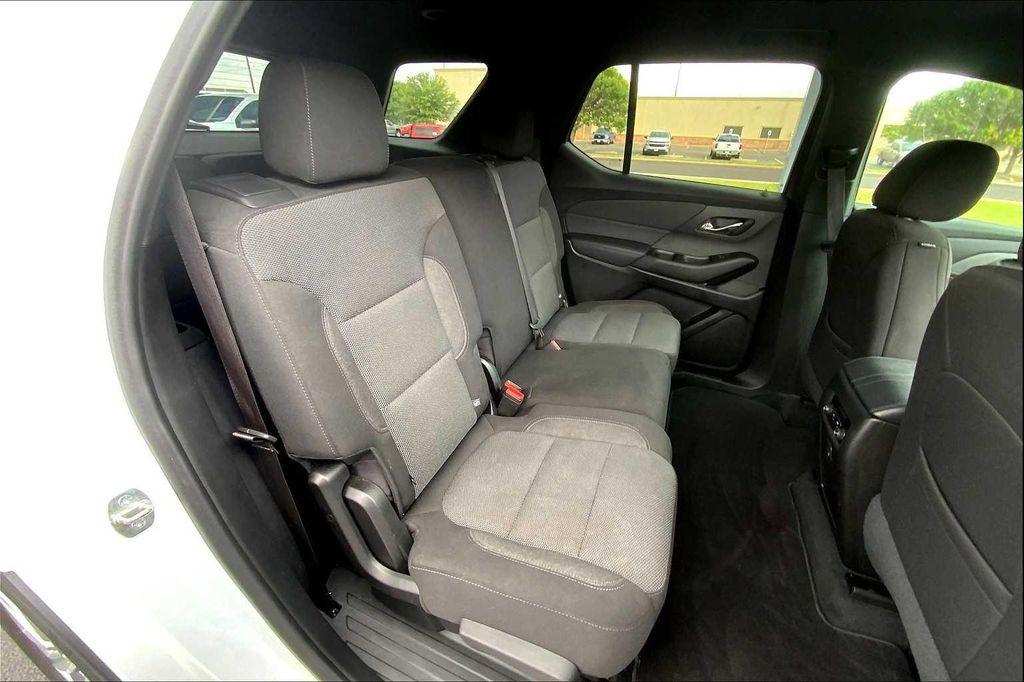 used 2023 Chevrolet Traverse car, priced at $27,999