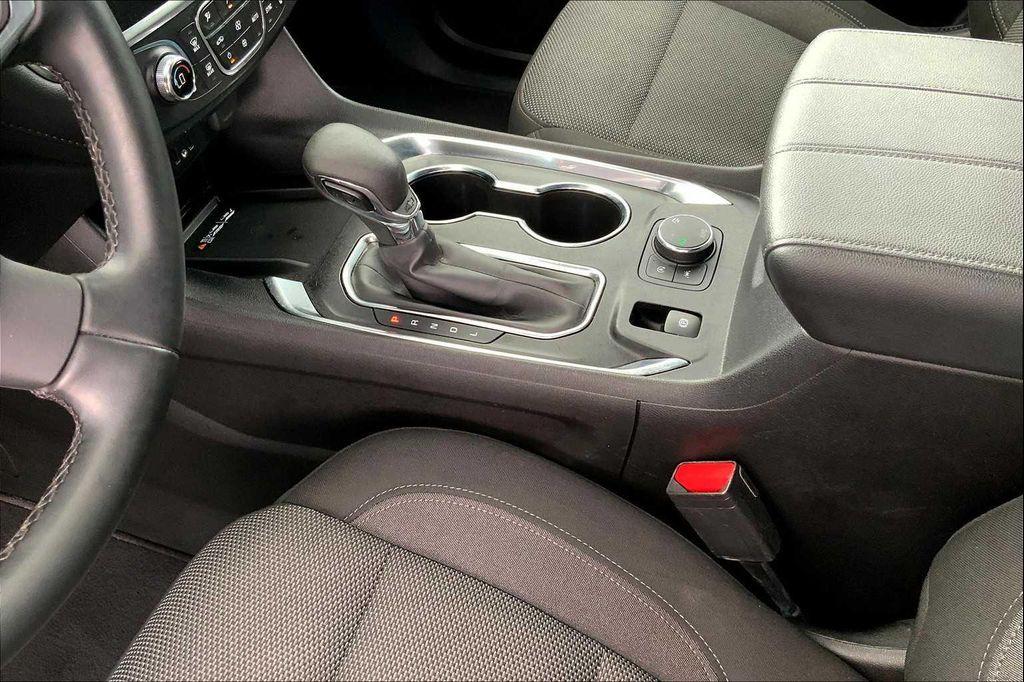 used 2023 Chevrolet Traverse car, priced at $27,999