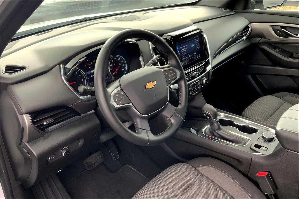 used 2023 Chevrolet Traverse car, priced at $27,999