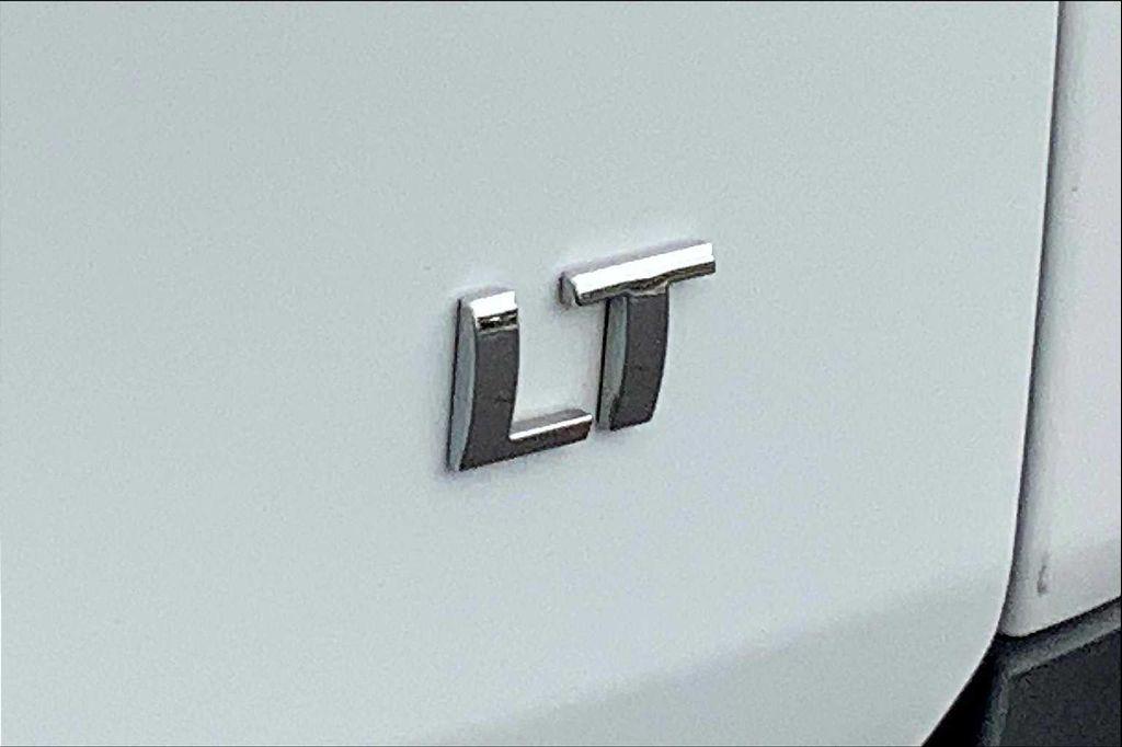 used 2023 Chevrolet Traverse car, priced at $27,999