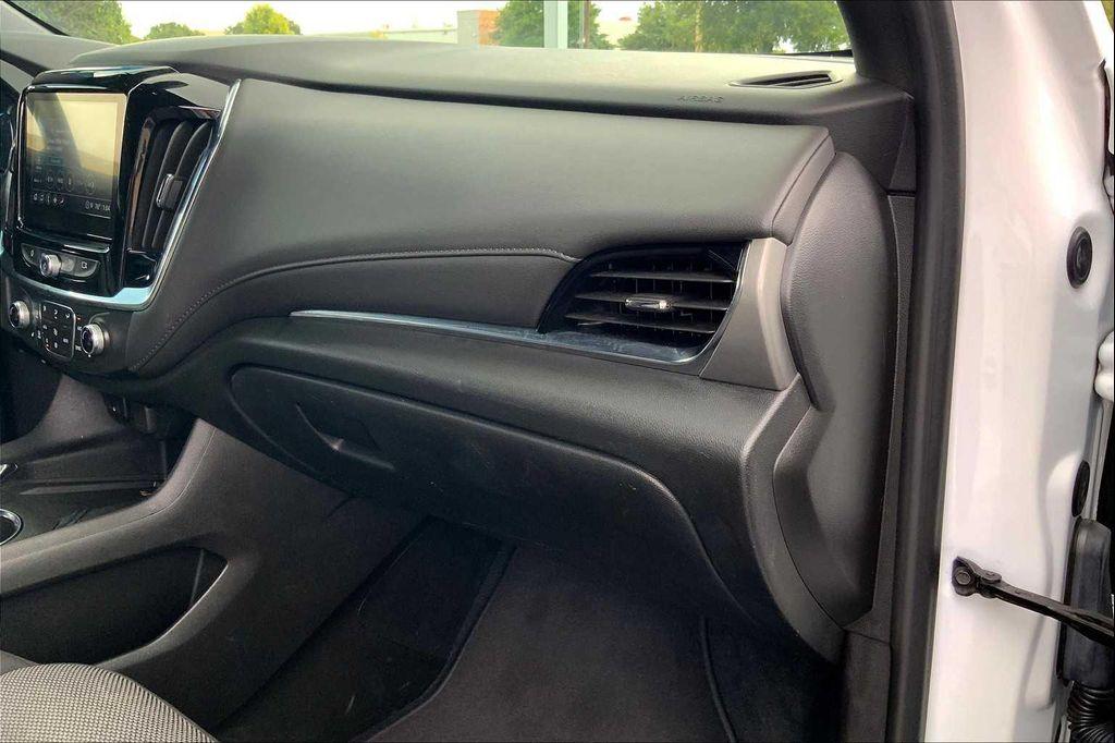 used 2023 Chevrolet Traverse car, priced at $27,999