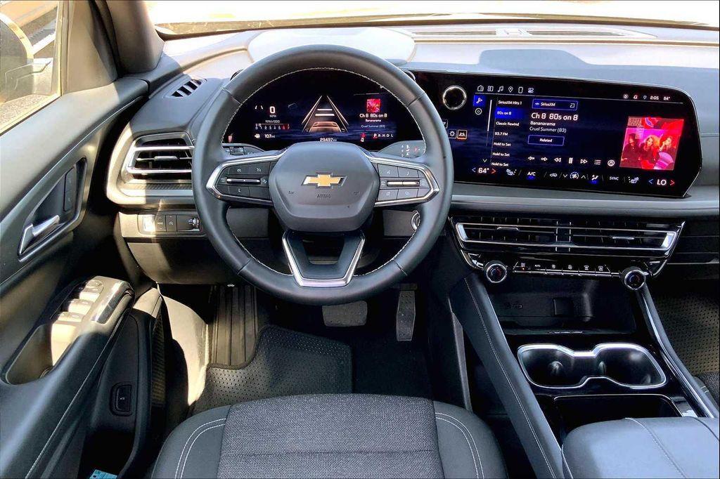 used 2025 Chevrolet Traverse car, priced at $35,999