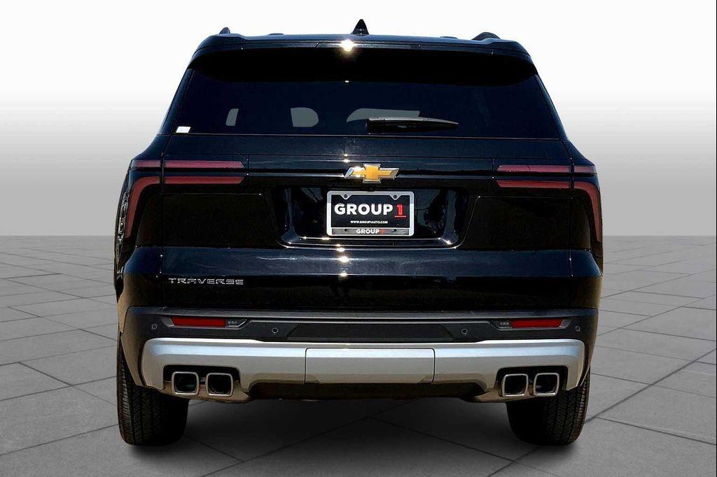 used 2025 Chevrolet Traverse car, priced at $35,999