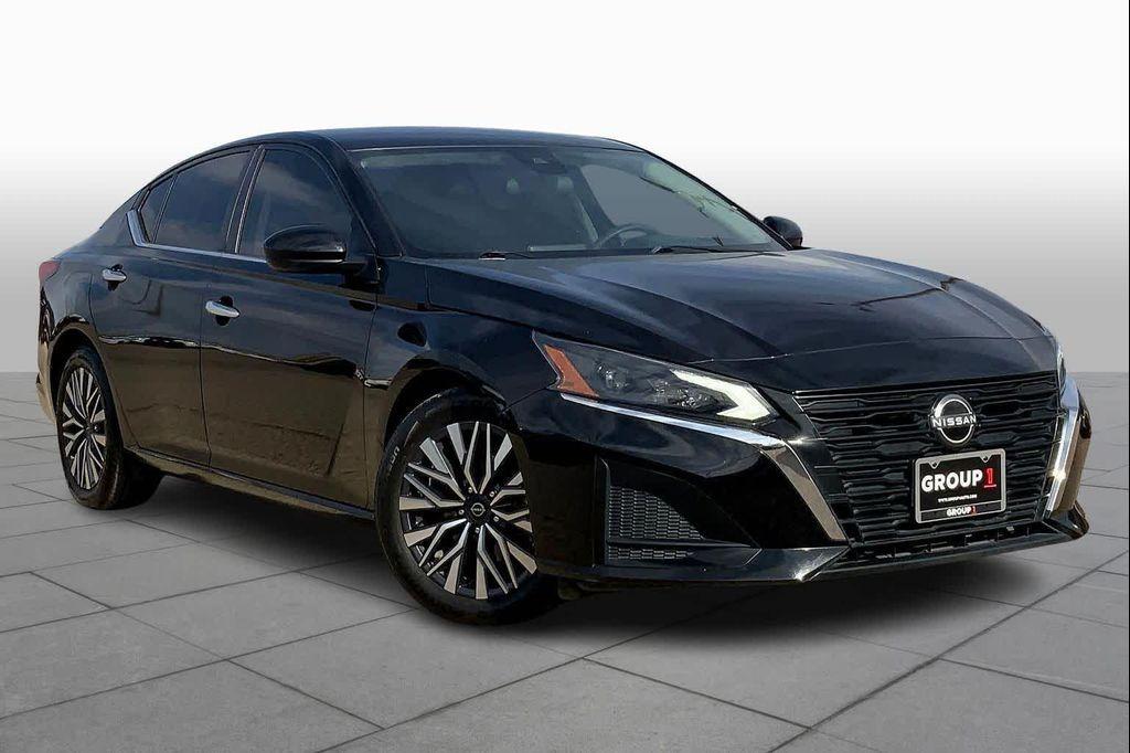used 2023 Nissan Altima car, priced at $19,999
