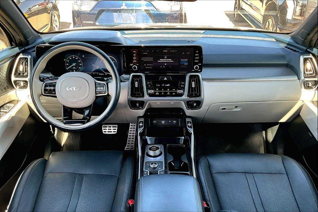 used 2023 Kia Sorento Hybrid car, priced at $26,999