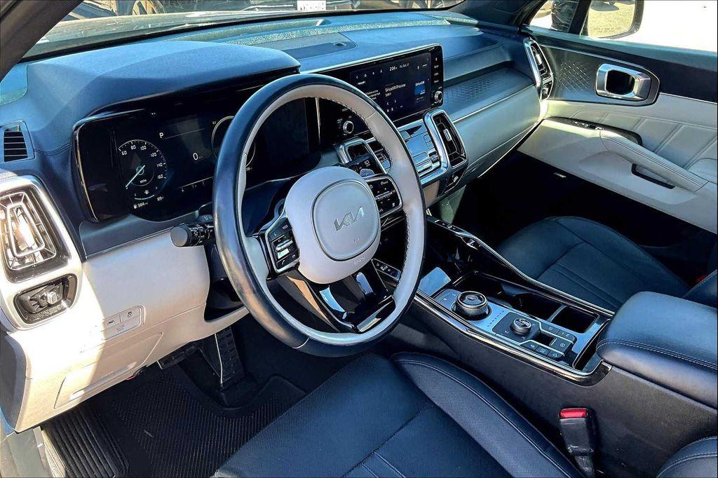 used 2023 Kia Sorento Hybrid car, priced at $26,999