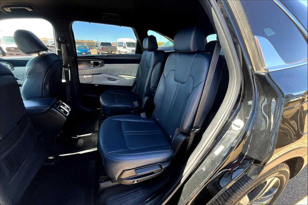 used 2023 Kia Sorento Hybrid car, priced at $26,999