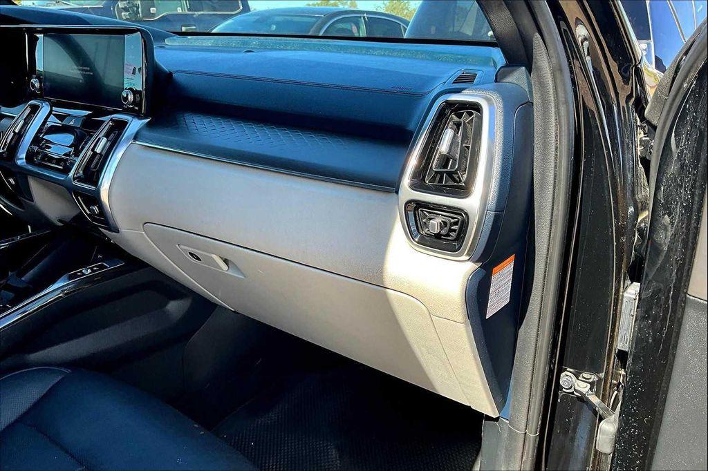 used 2023 Kia Sorento Hybrid car, priced at $26,999