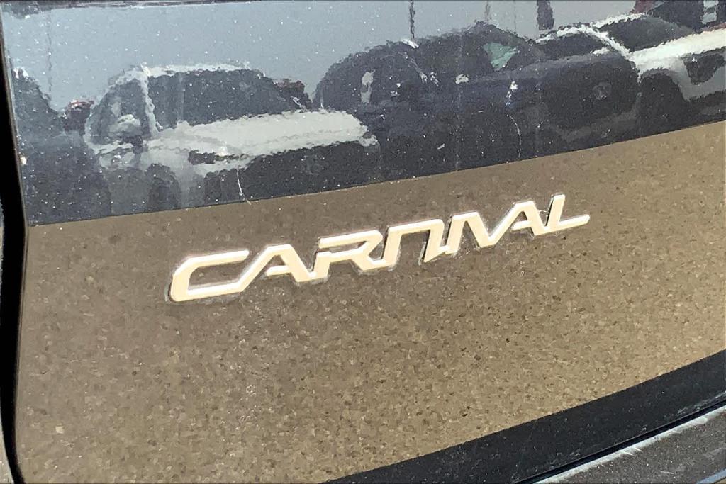 used 2024 Kia Carnival car, priced at $39,999