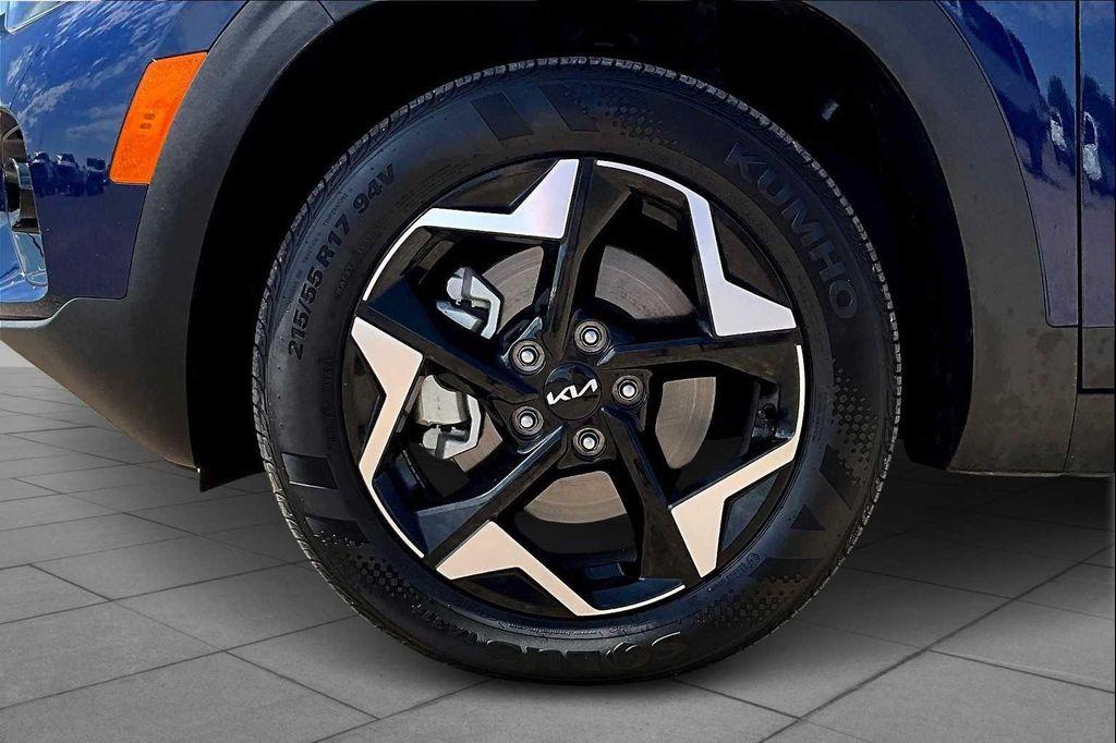 used 2025 Kia Seltos car, priced at $26,999